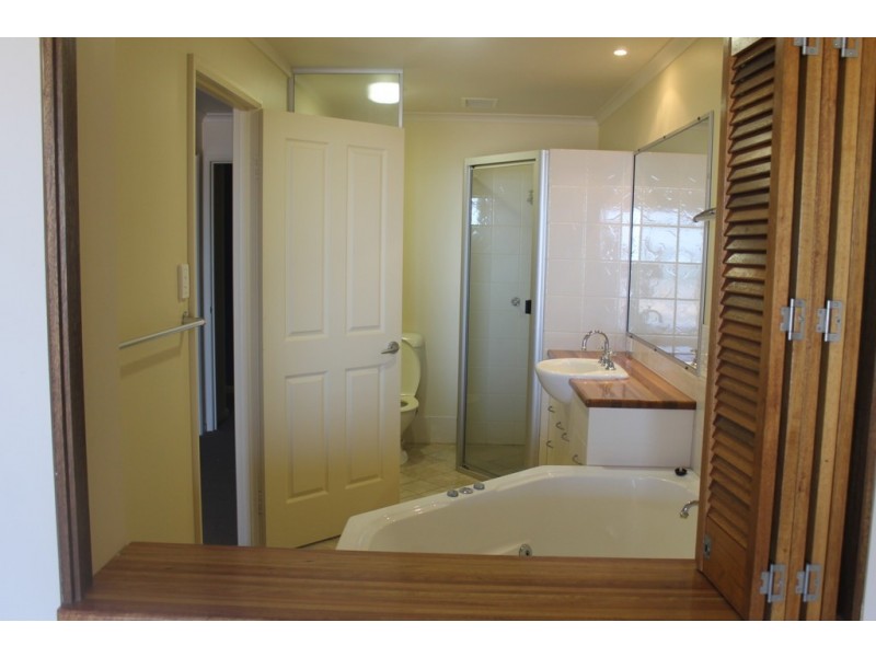 10/38 Beach Road, Dolphin Heads QLD 4740