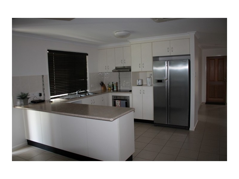 6 Lilian Avenue, Eimeo QLD 4740