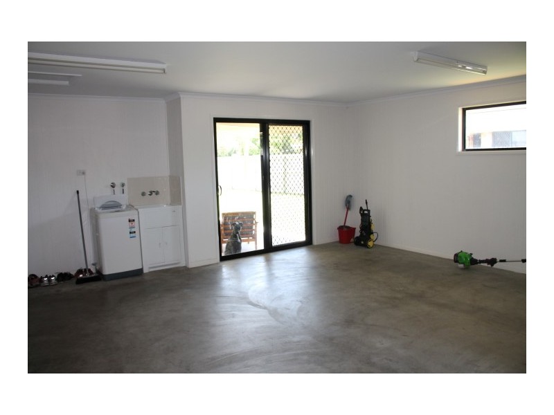 6 Lilian Avenue, Eimeo QLD 4740