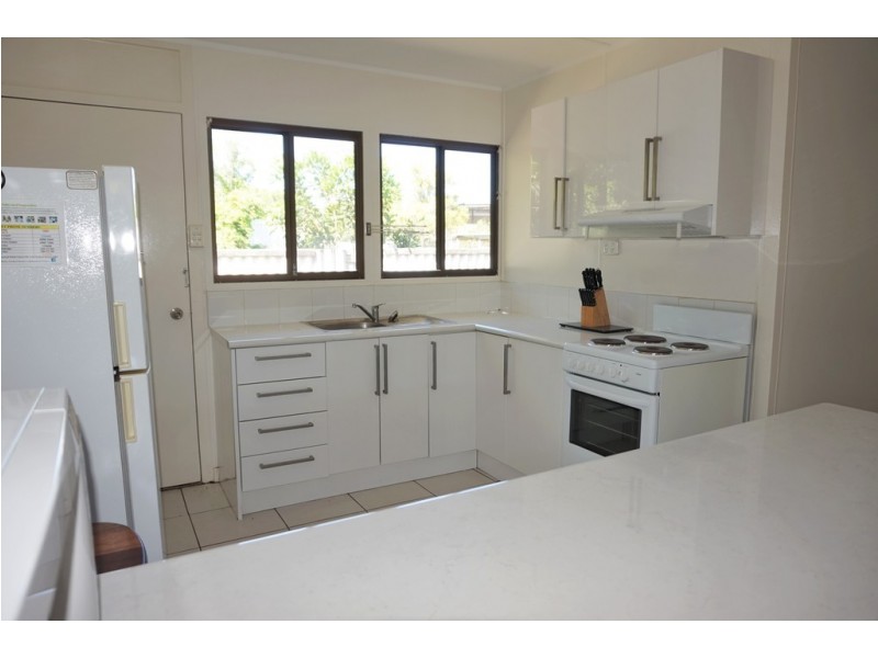 2/3 Skylark Street, Slade Point QLD 4740