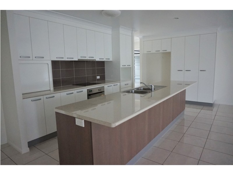 8 Vesta Lane, Ooralea QLD 4740