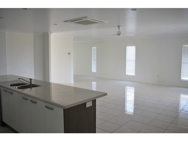8 Vesta Lane, Ooralea QLD 4740