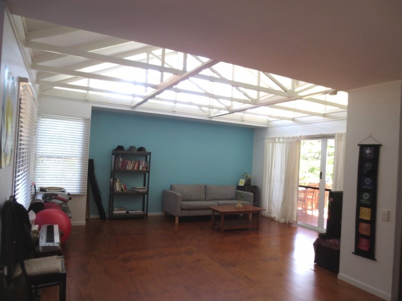 1 Grace Crescent, Slade Point QLD 4740