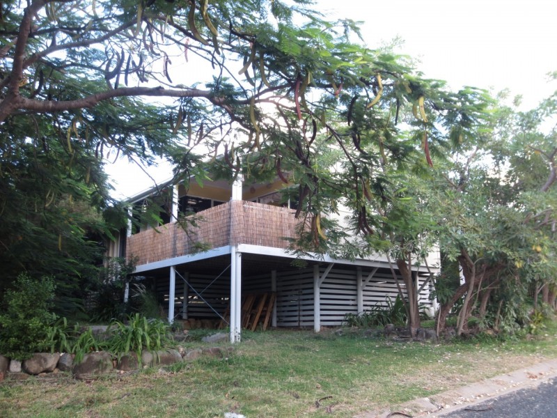 1 Grace Crescent, Slade Point QLD 4740