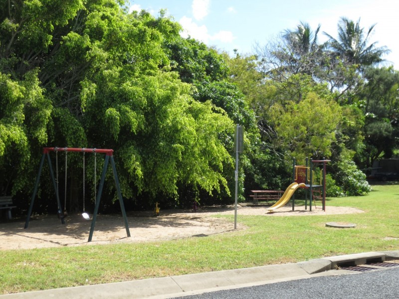 1 Grace Crescent, Slade Point QLD 4740