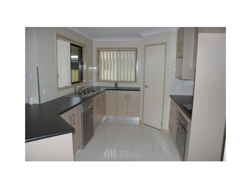 24 Schooner Avenue, Shoal Point QLD 4750