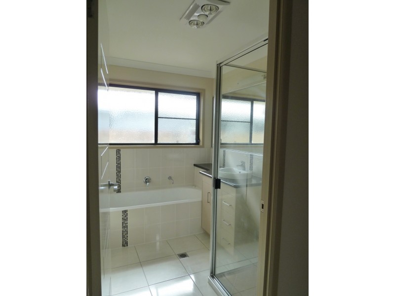 24 Schooner Avenue, Shoal Point QLD 4750