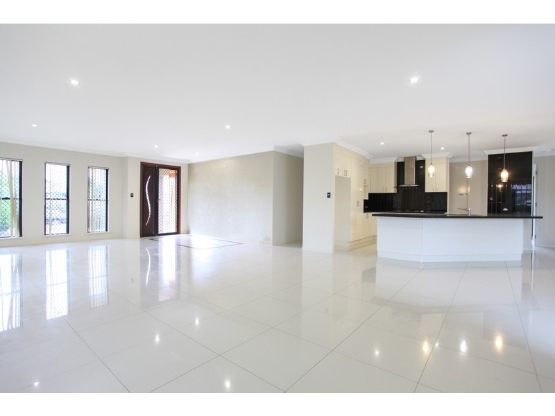 109 Dawson Blvd, Rural View QLD 4740