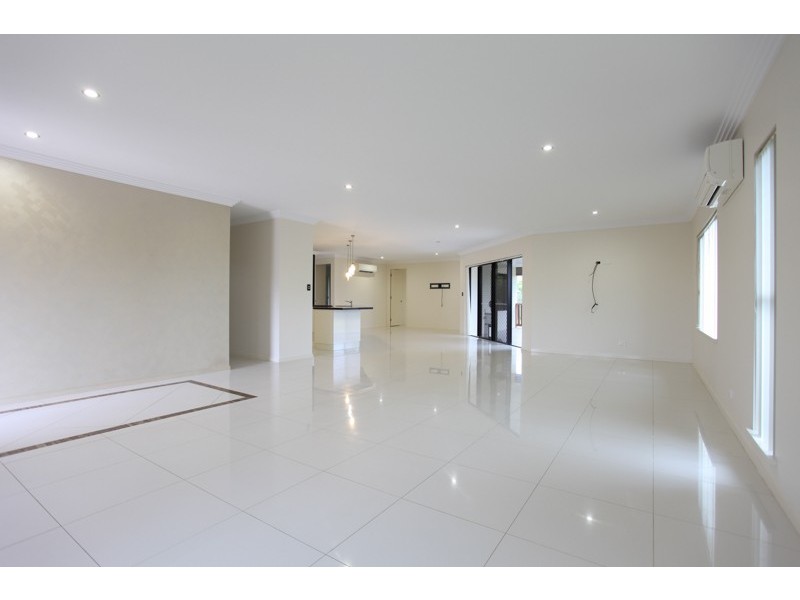 109 Dawson Blvd, Rural View QLD 4740