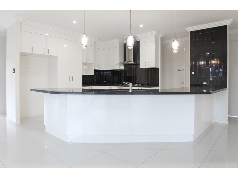 109 Dawson Blvd, Rural View QLD 4740