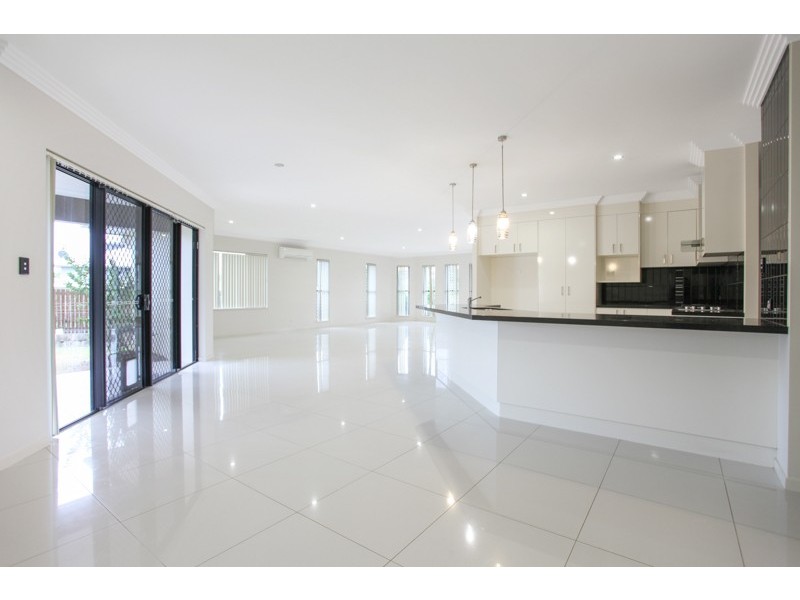 109 Dawson Blvd, Rural View QLD 4740