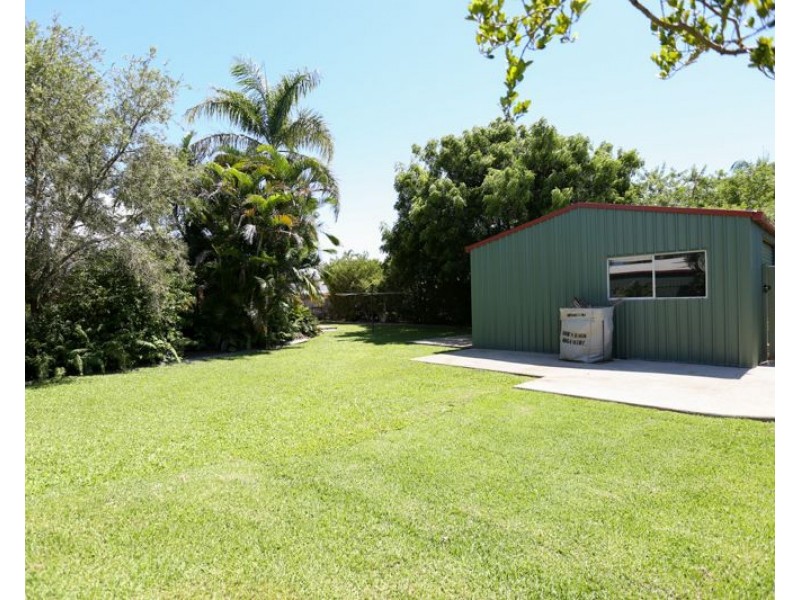 17 Churchill Avenue, Ooralea QLD 4740