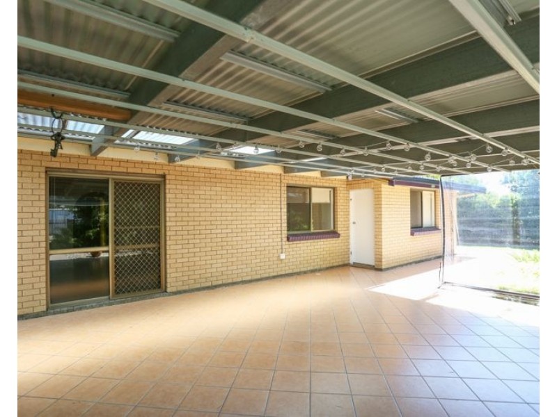 17 Churchill Avenue, Ooralea QLD 4740
