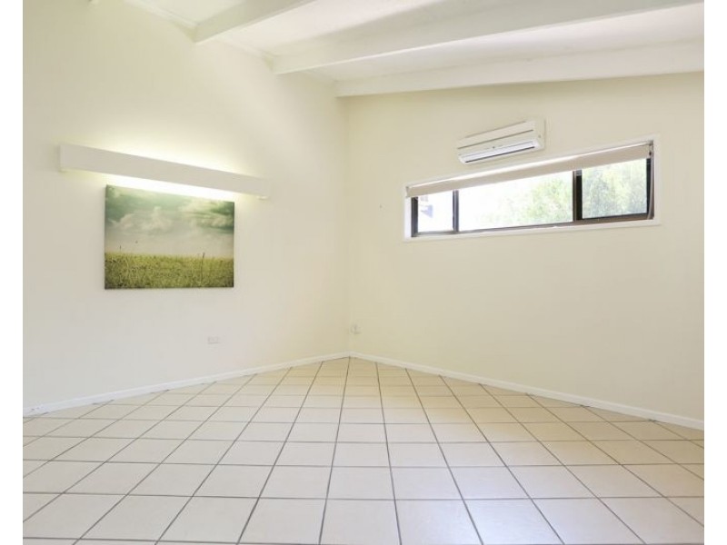 17 Churchill Avenue, Ooralea QLD 4740