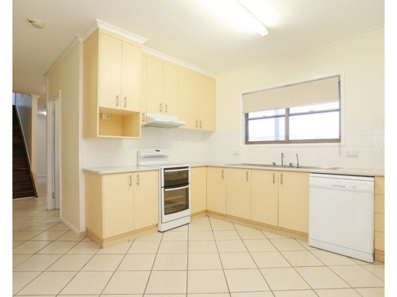17 Churchill Avenue, Ooralea QLD 4740