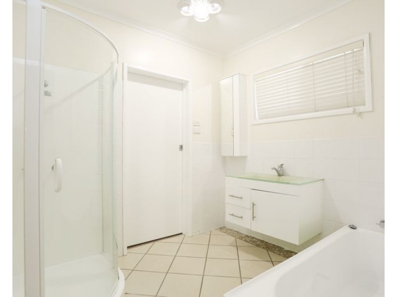 17 Churchill Avenue, Ooralea QLD 4740