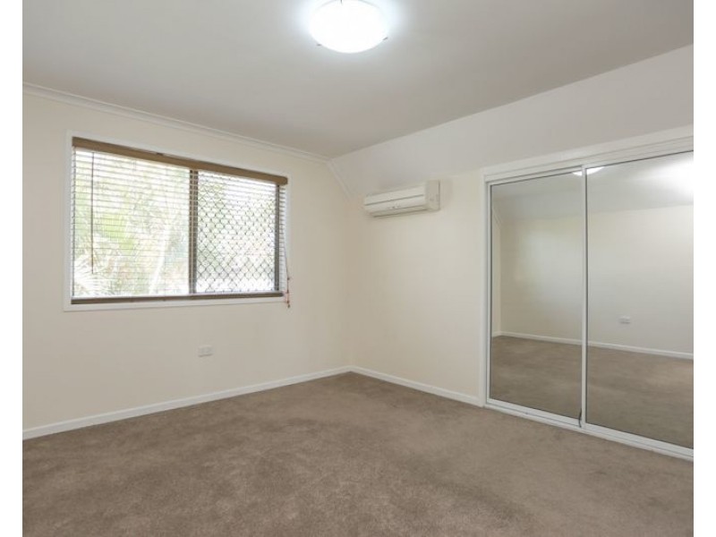 17 Churchill Avenue, Ooralea QLD 4740