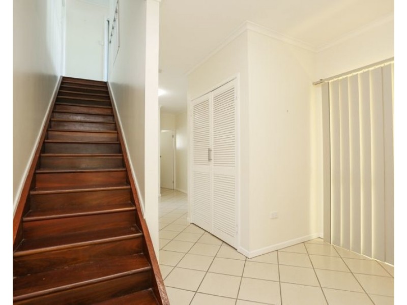17 Churchill Avenue, Ooralea QLD 4740