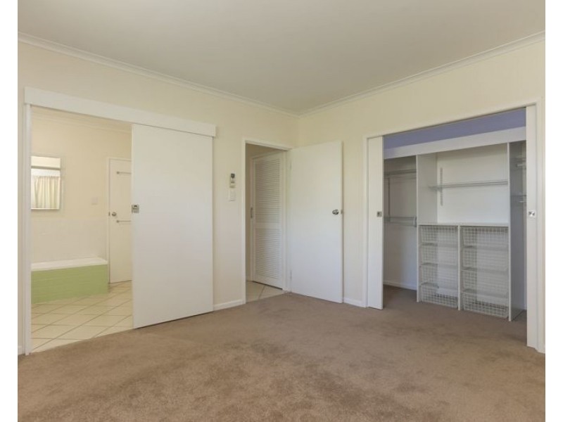 17 Churchill Avenue, Ooralea QLD 4740