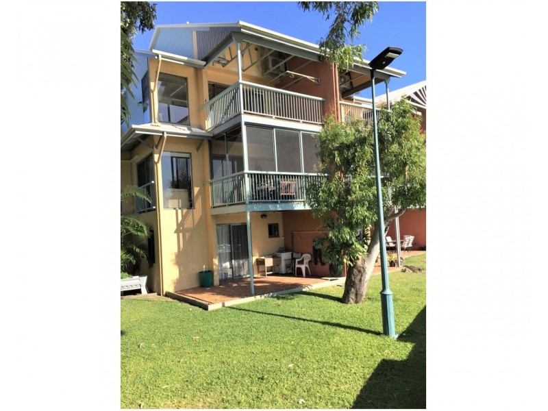 1/32 Bassett Street, North Mackay QLD 4740