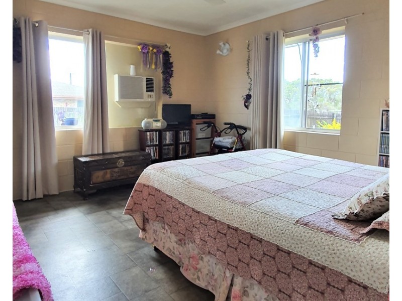 1-2/22 Luscombe Street, Walkerston QLD 4751