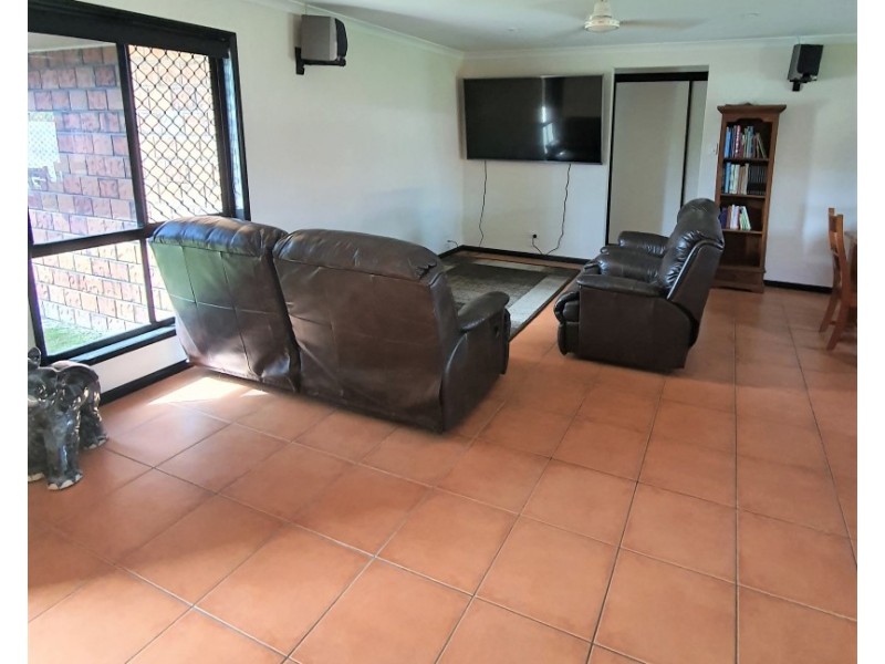 33 Wheeler Drive, Glenella QLD 4740