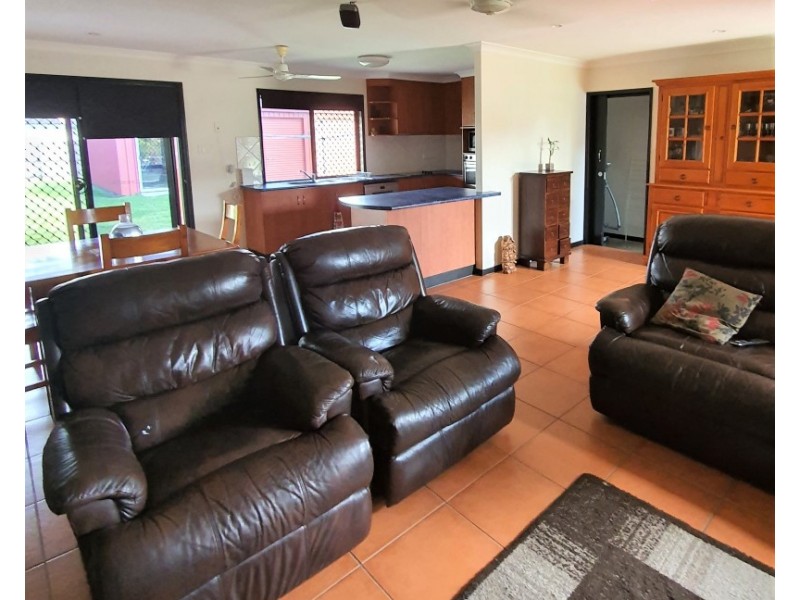 33 Wheeler Drive, Glenella QLD 4740