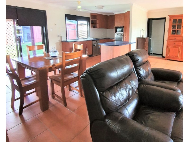 33 Wheeler Drive, Glenella QLD 4740