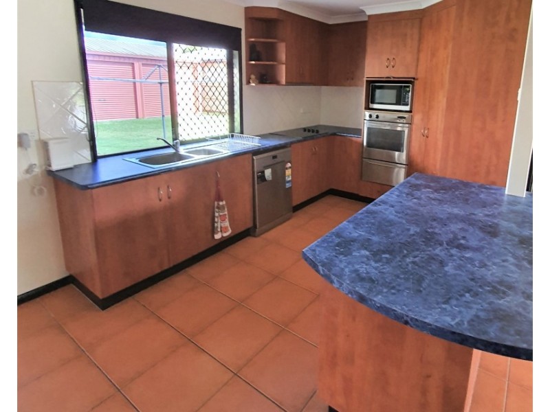 33 Wheeler Drive, Glenella QLD 4740