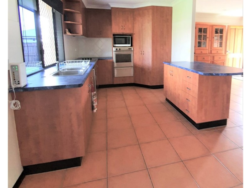 33 Wheeler Drive, Glenella QLD 4740