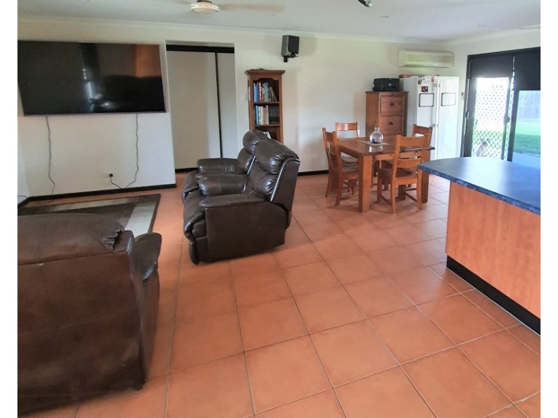 33 Wheeler Drive, Glenella QLD 4740