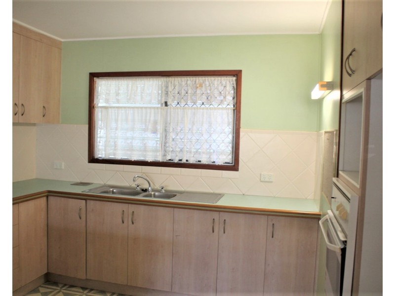 4 Quail Street, Slade Point QLD 4740