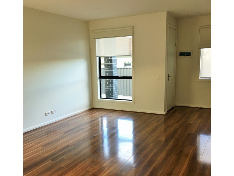 2/21 Hampton Road, Essendon VIC 3040