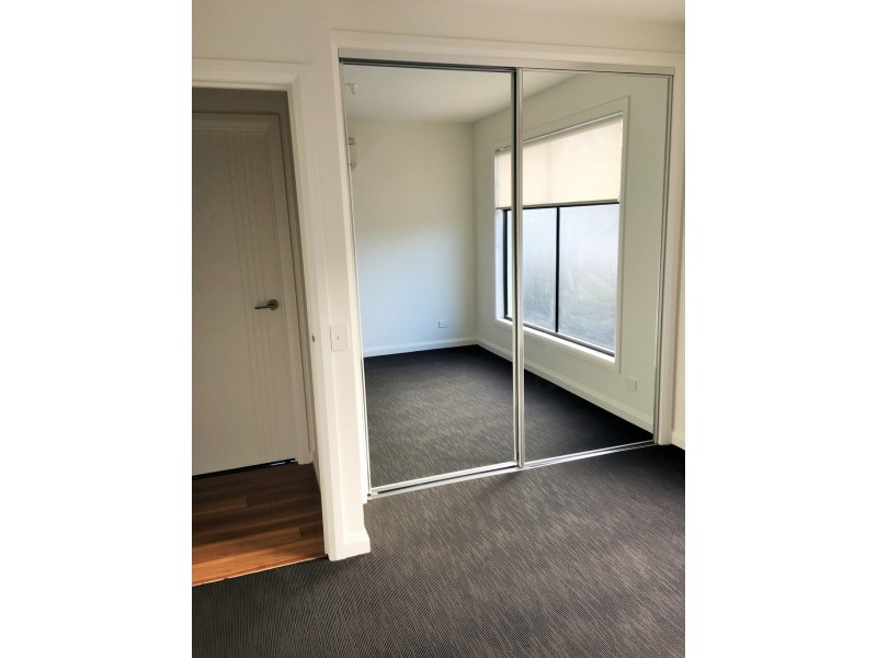 2/21 Hampton Road, Essendon VIC 3040