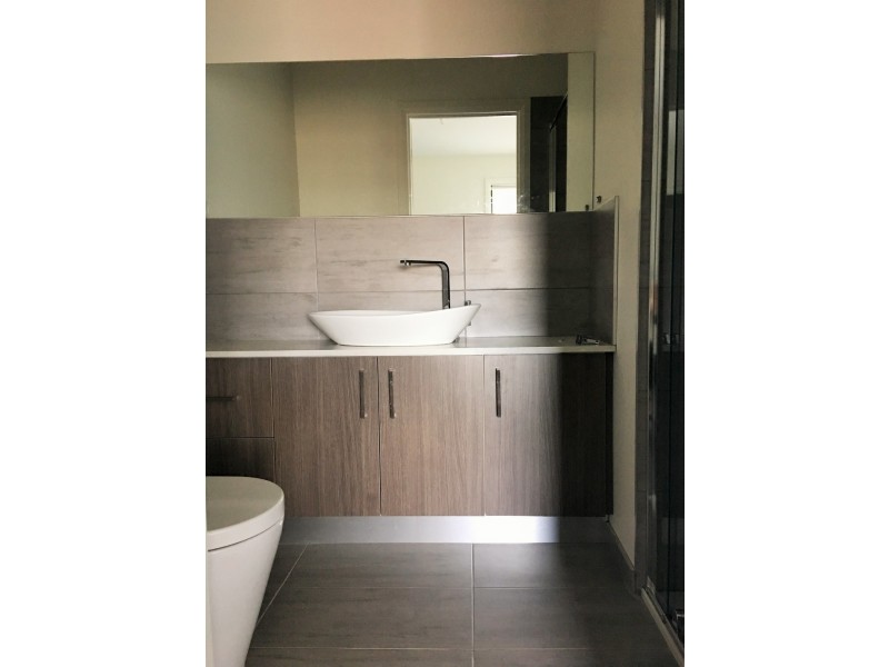 2/21 Hampton Road, Essendon VIC 3040