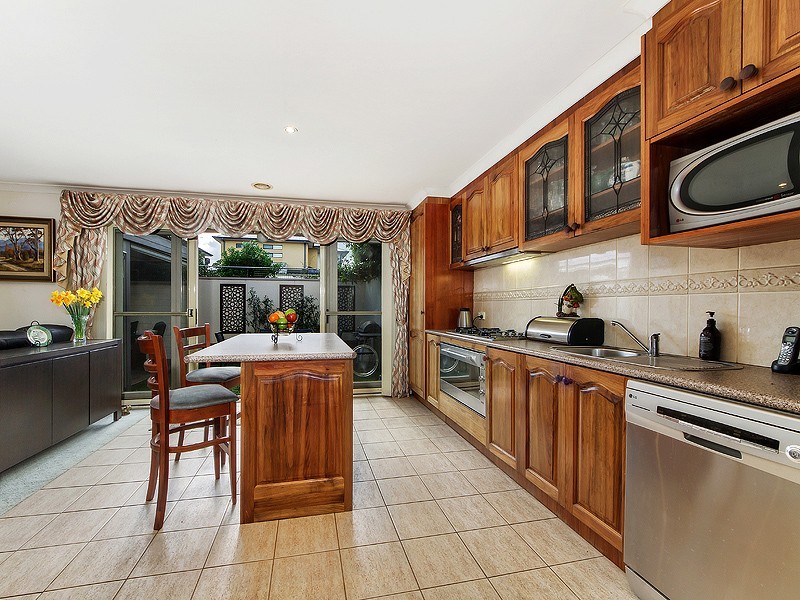 3/17 Afton Street, Aberfeldie VIC 3040