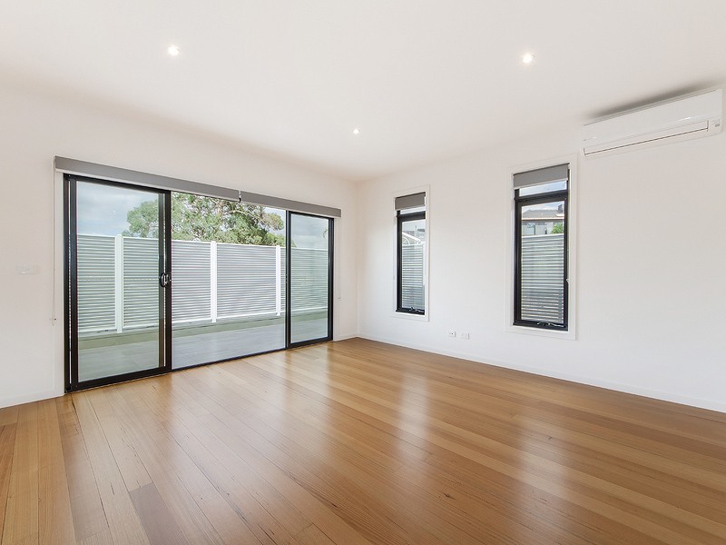 4/37 Hillside Grove, Airport West VIC 3042