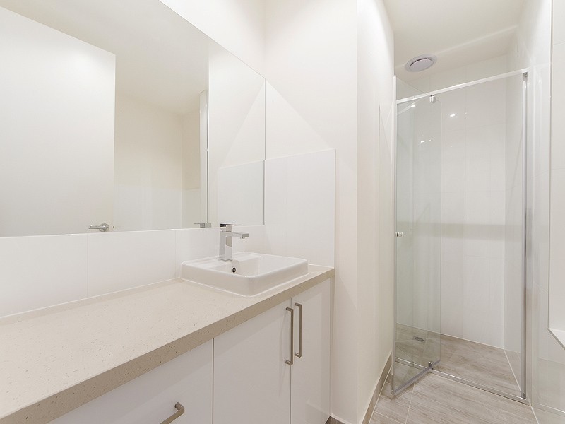 4/37 Hillside Grove, Airport West VIC 3042