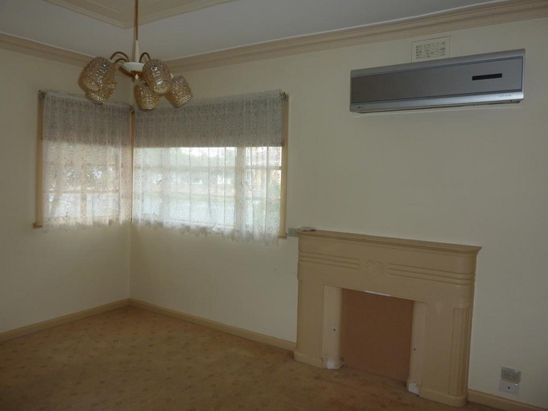 19 Hendry Street, Sunshine VIC 3020