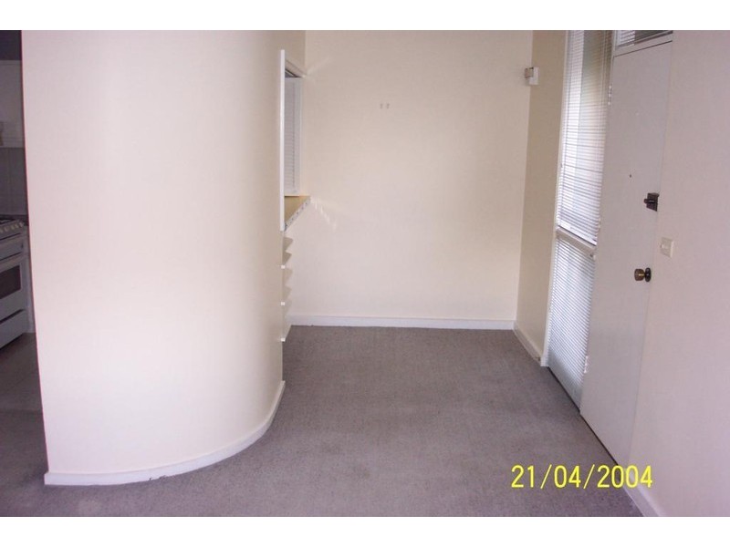 8/39 Myrnong Crescent, Ascot Vale VIC 3032