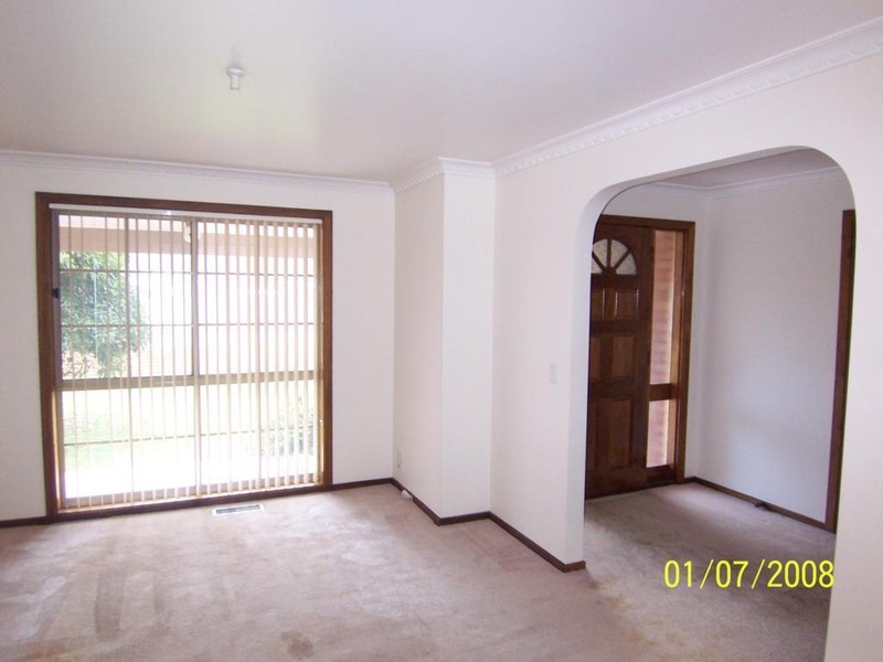 33 Glenview Road, Strathmore VIC 3041