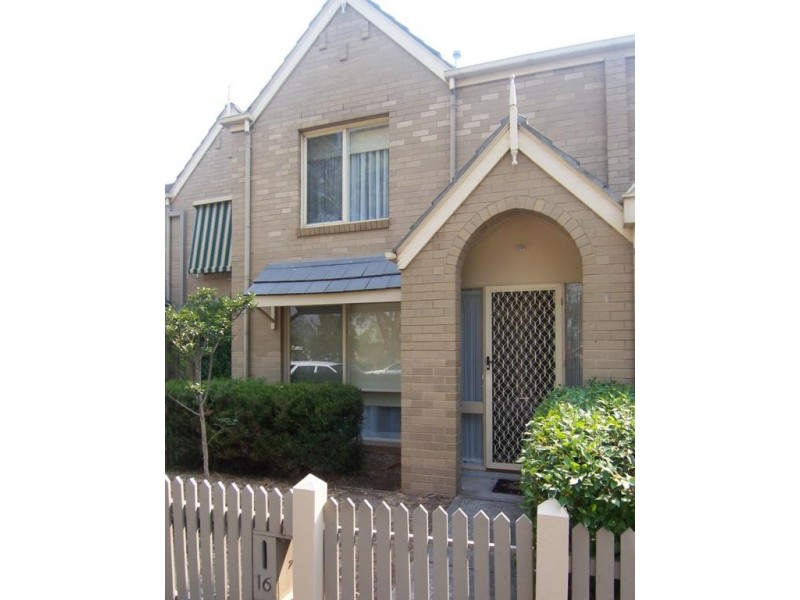 16 Liddy Street, Kensington VIC 3031