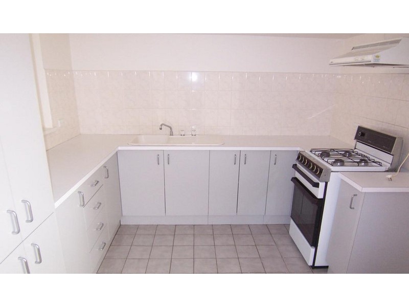 16 Liddy Street, Kensington VIC 3031