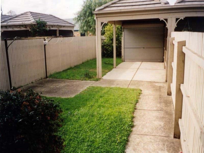 16 Liddy Street, Kensington VIC 3031