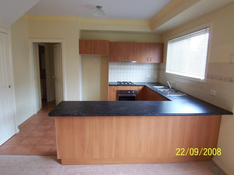 1/15 Station Road, Oak Park VIC 3046