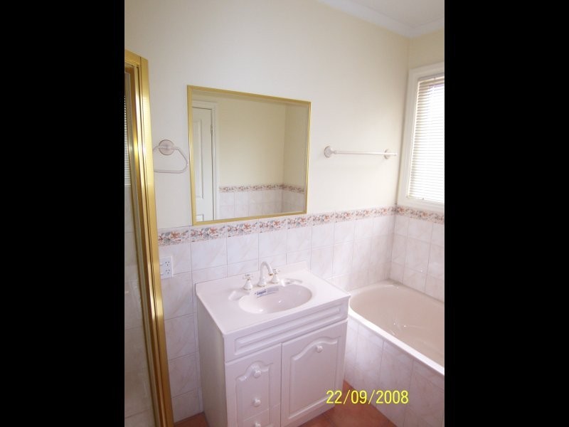 1/15 Station Road, Oak Park VIC 3046