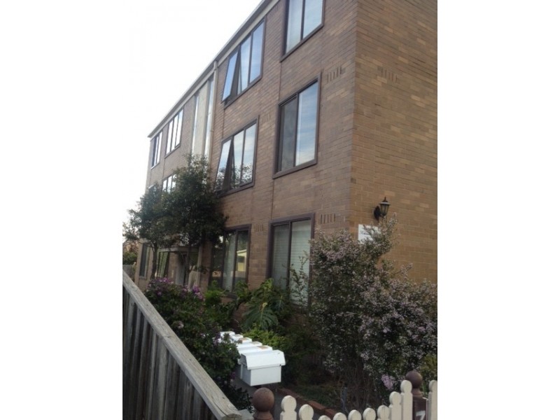 3/7 Dover street, Flemington VIC 3031