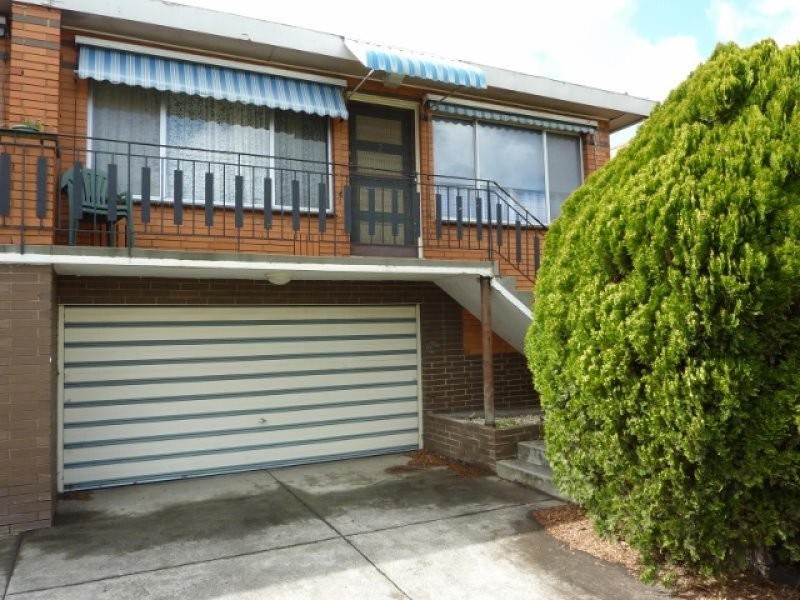 2/136 Hoffmans Road,, Essendon VIC 3040