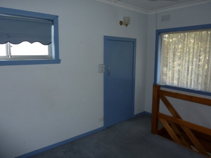 2/136 Hoffmans Road,, Essendon VIC 3040