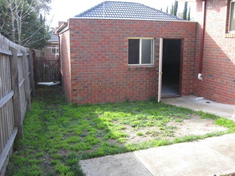 2/91 Mascoma Street, Strathmore VIC 3041